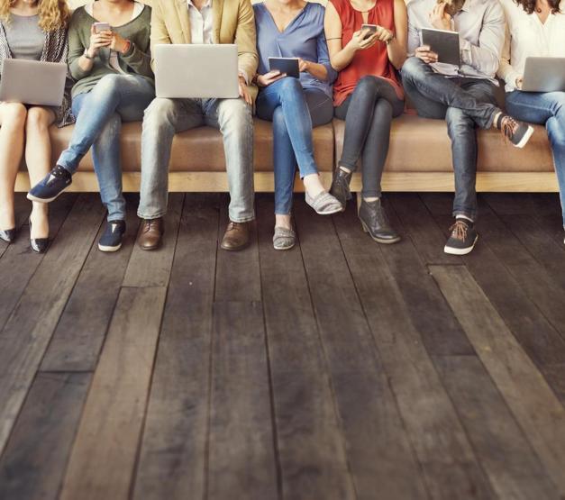 Facebookta başkalarını izlemek mutsuzlaştırıyor