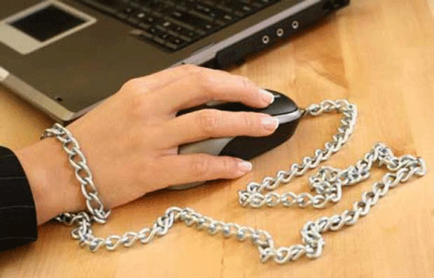 Facebookta başkalarını izlemek mutsuzlaştırıyor