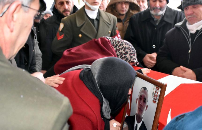 Suriye sehidine annesi böyle veda etti