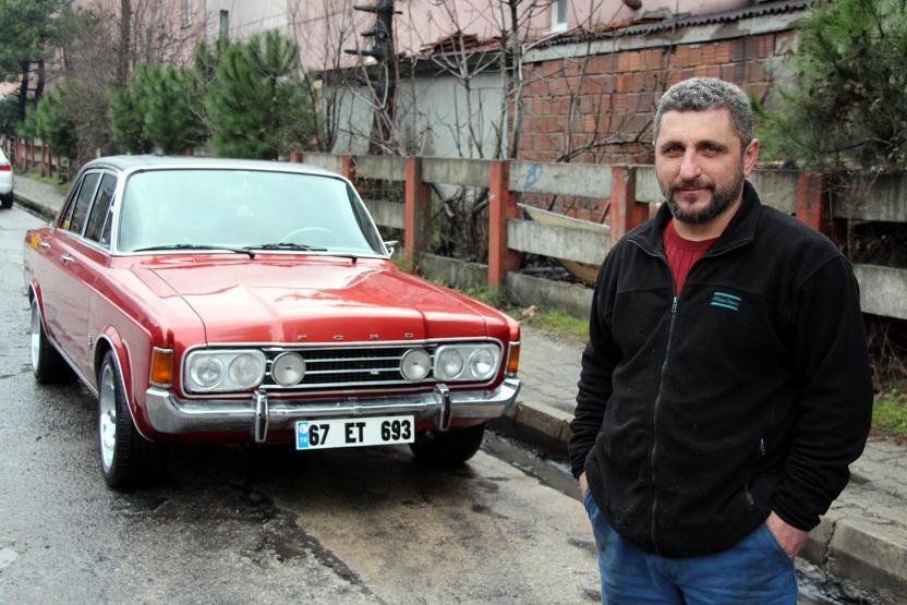 Babasından kalan hurda otomobili yeniden hayata döndürdü