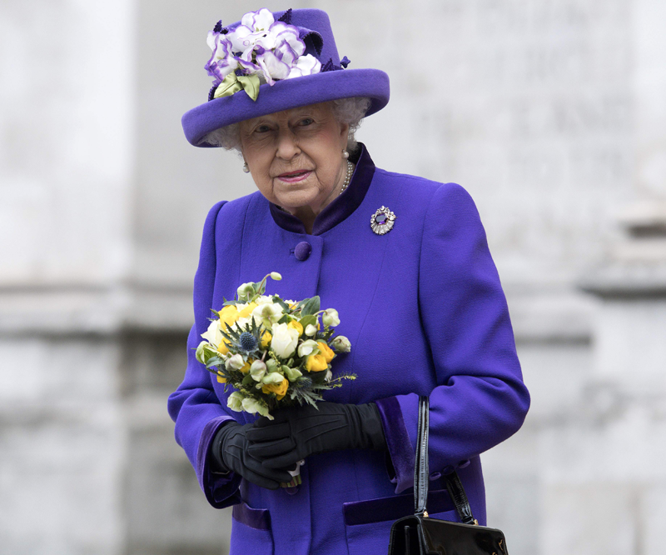 Kraliçe Elizabeth az kalsın vuruluyordu