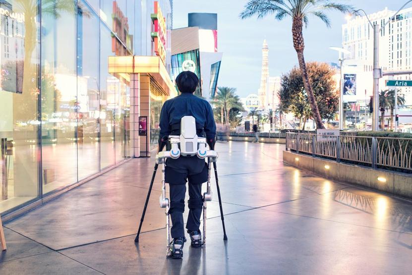 Hyundaiden tek şarjla 4 saat sizin yerinize yürüyen giyilebilir robot