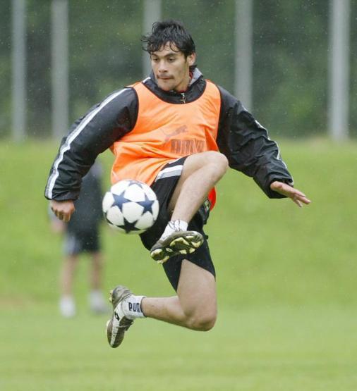Eski Beşiktaşlı futbolcuyu tehdit etti