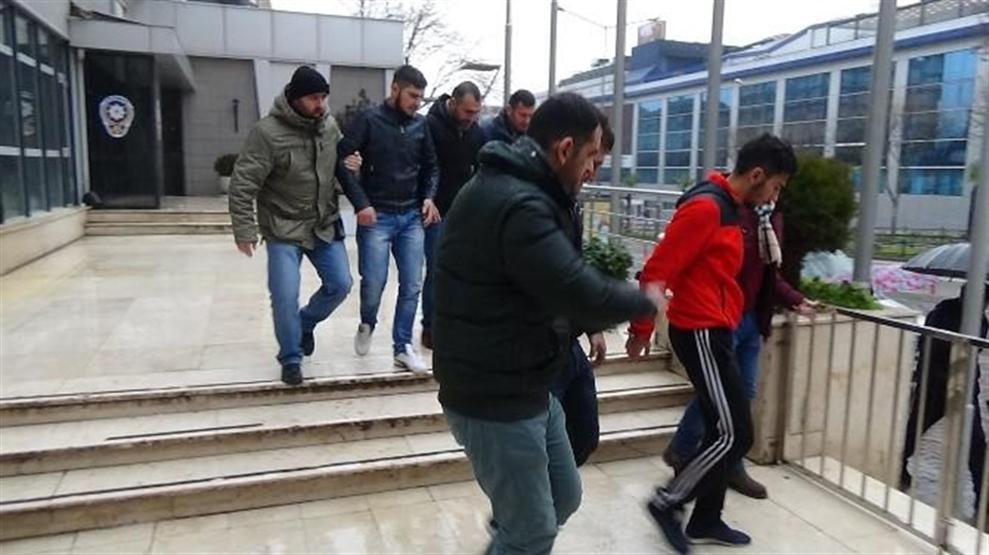 Dolandırıcıya altınlarını böyle teslim etti