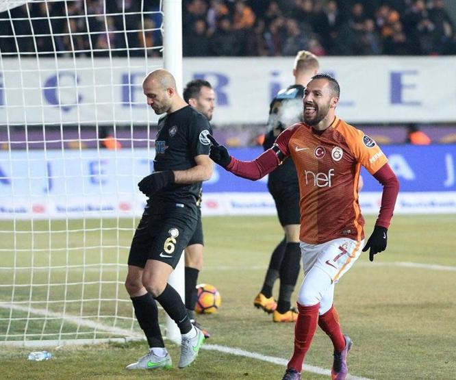 Yasin Öztekin ayağına sıktı