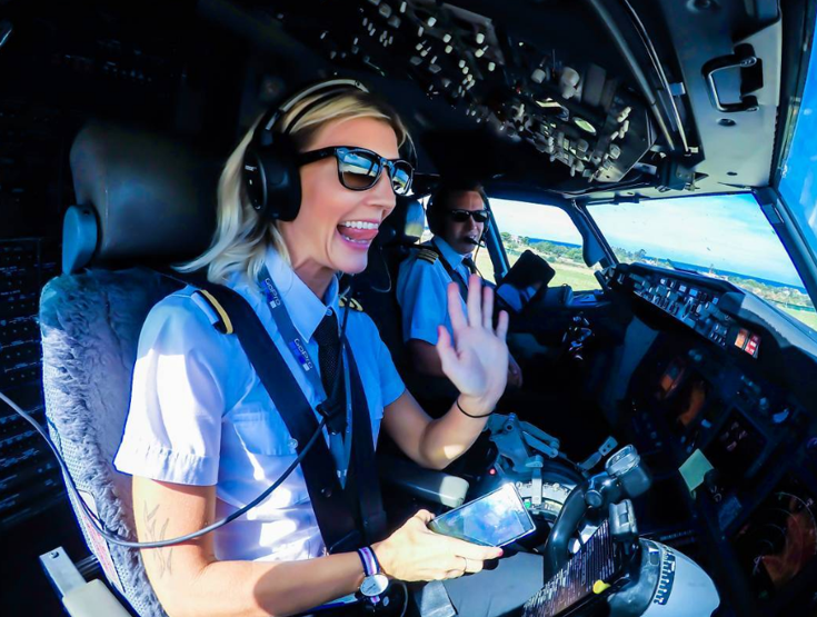Selfie kraliçesi kadın pilot