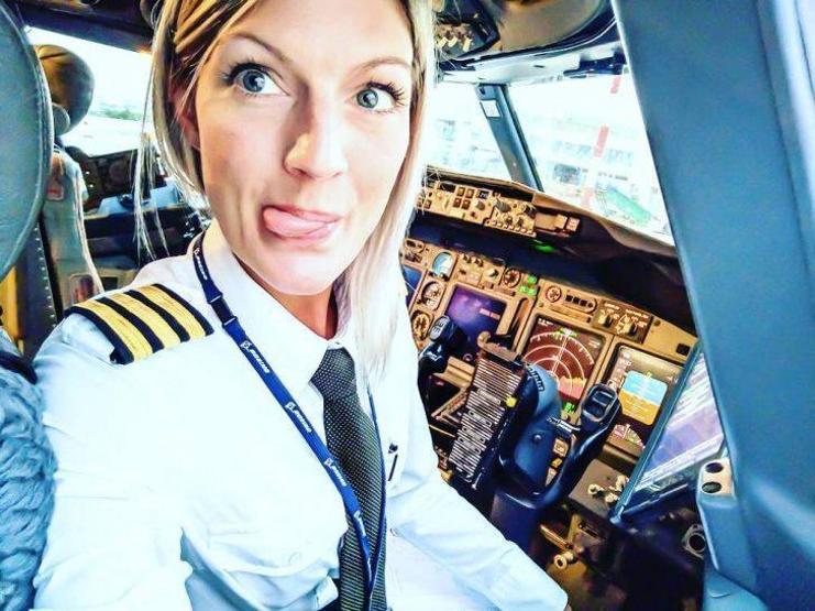 Selfie kraliçesi kadın pilot