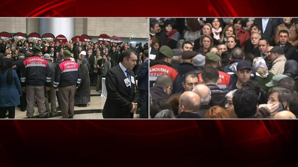 İzmir Adliyesinde şehitler için tören düzenlendi
