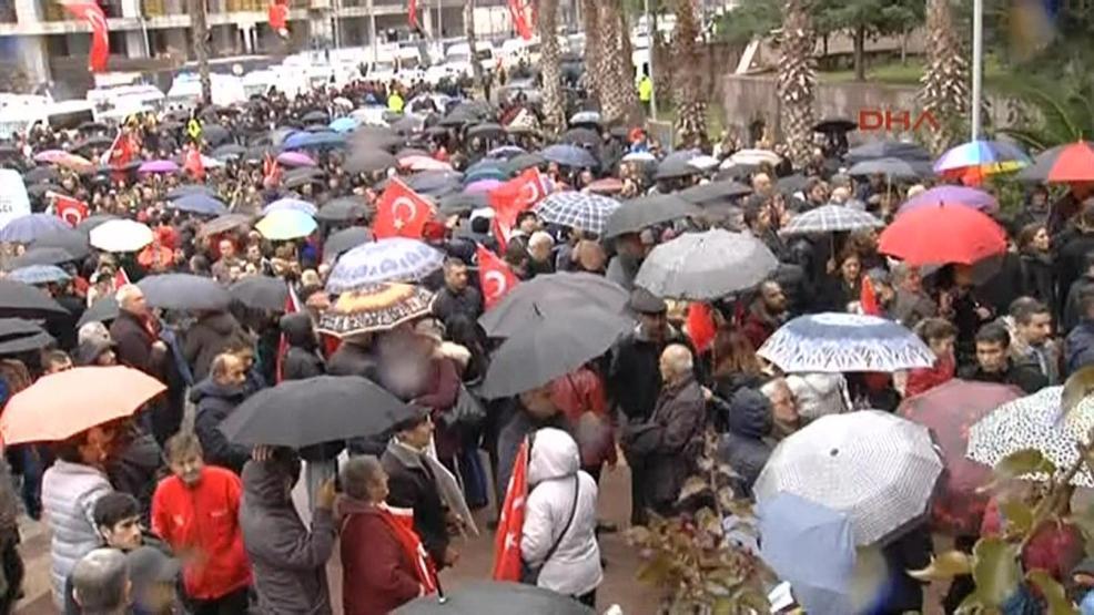 İzmir Adliyesinde şehitler için tören düzenlendi