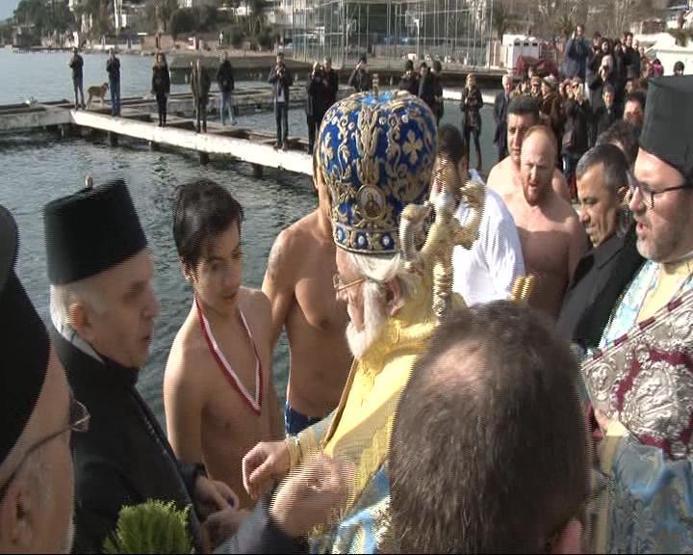 Burgazadada haç çıkarma töreni