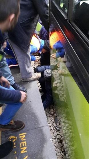 Bursa metrosunda can pazarı