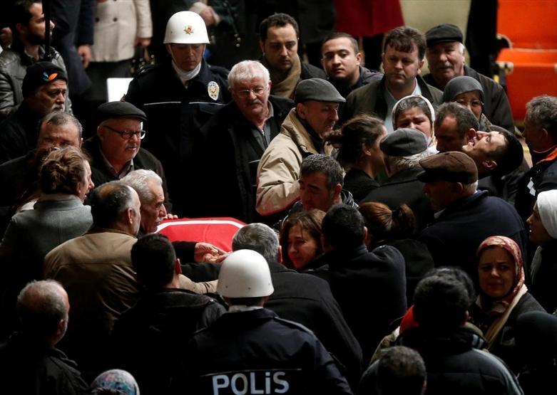İzmir Adliyesinde şehitler için tören düzenlendi