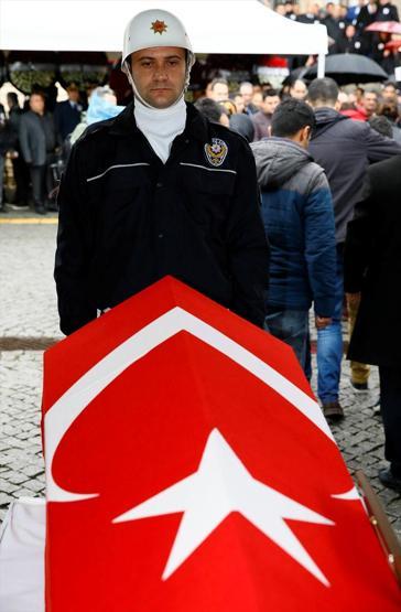 İzmir Adliyesinde şehitler için tören düzenlendi