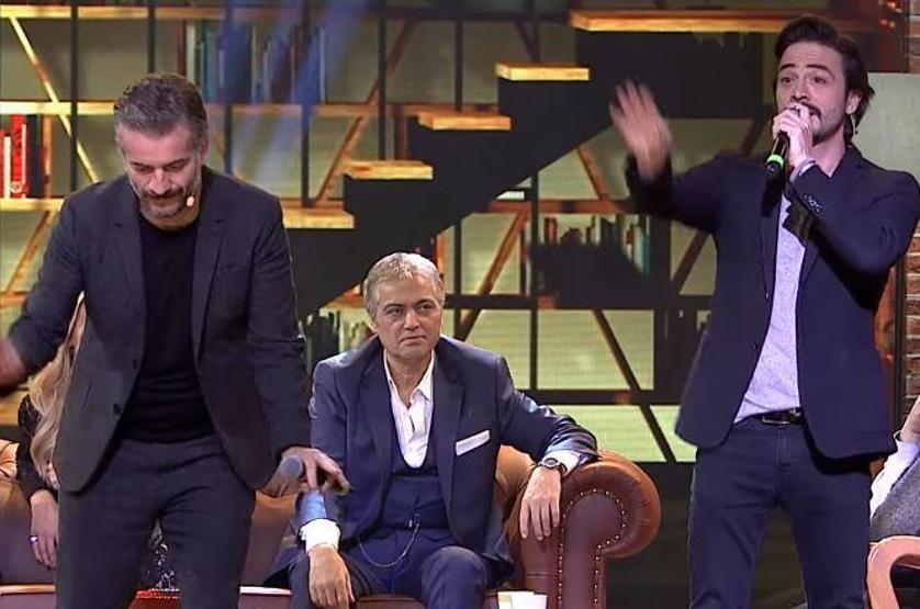 Ahmet Kural ve Murat Cemcir Almanca şarkı ile Beyaz Showu salladı