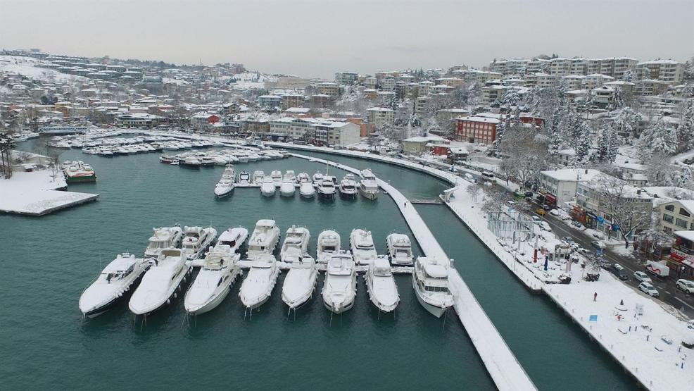İstanbul Boğazından kar manzaraları