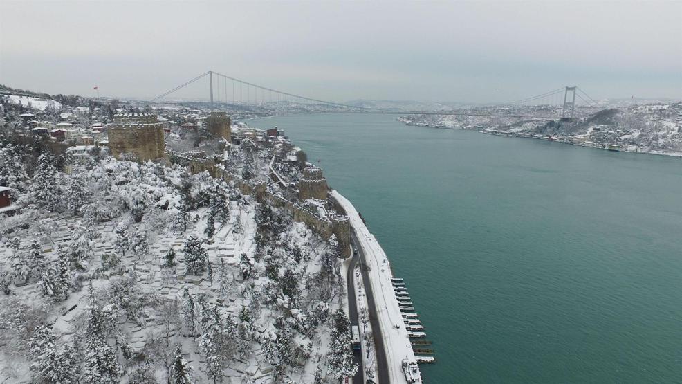 İstanbul Boğazından kar manzaraları