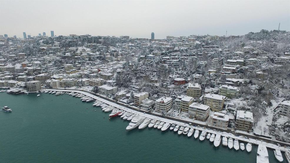 İstanbul Boğazından kar manzaraları