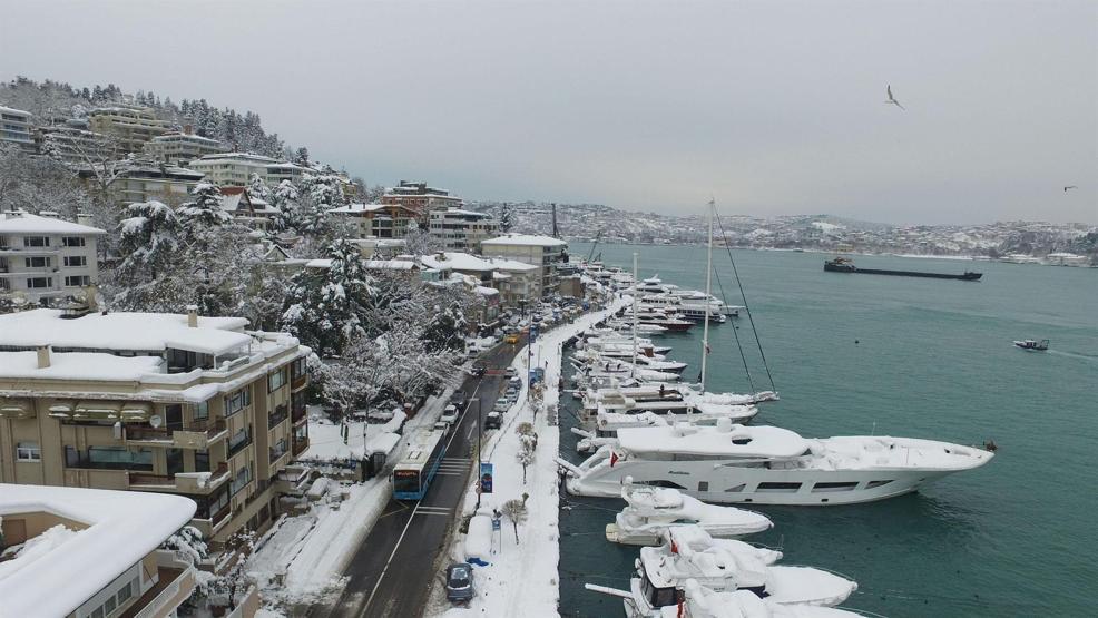 İstanbul Boğazından kar manzaraları