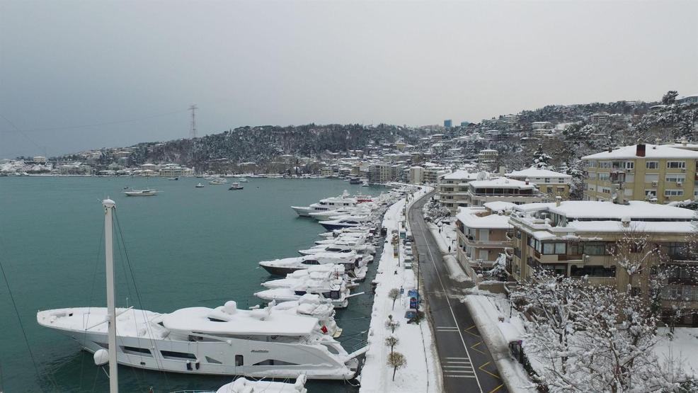 İstanbul Boğazından kar manzaraları