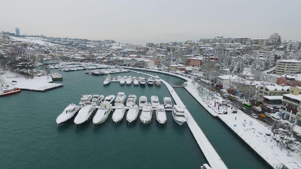 İstanbul Boğazından kar manzaraları