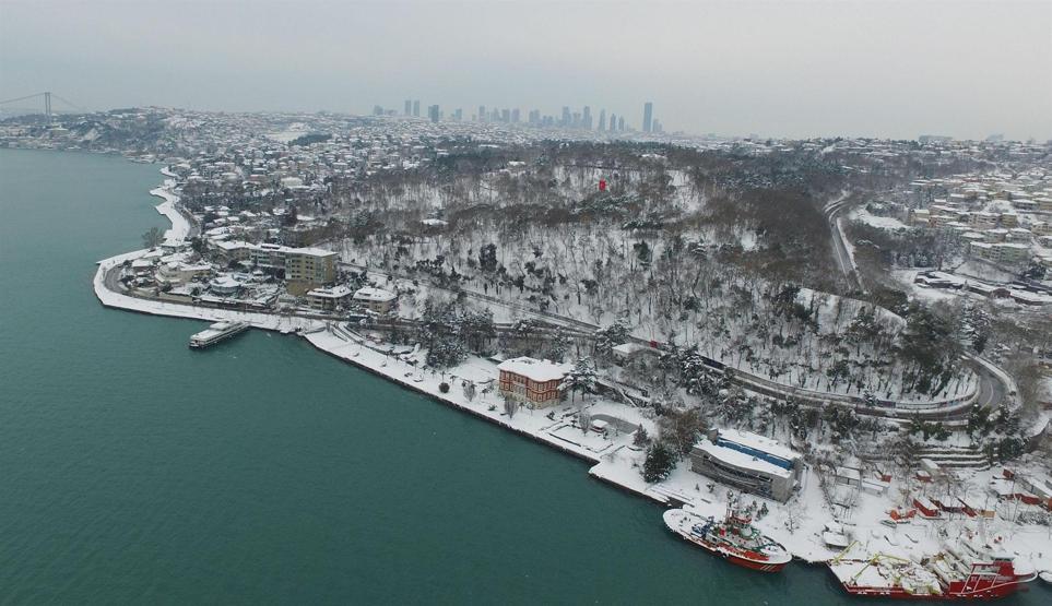 İstanbul Boğazından kar manzaraları