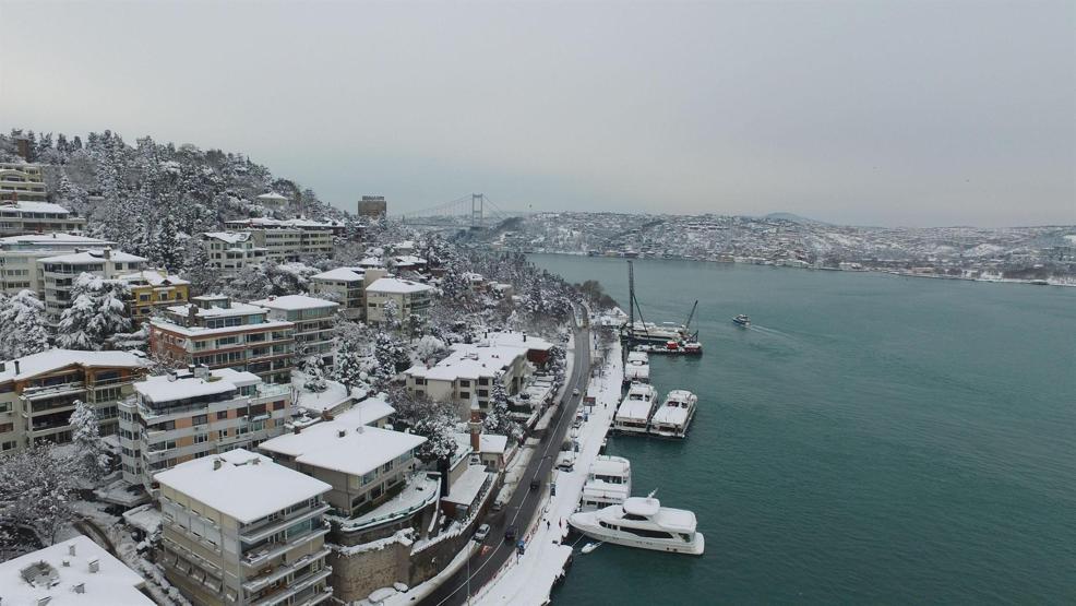 İstanbul Boğazından kar manzaraları
