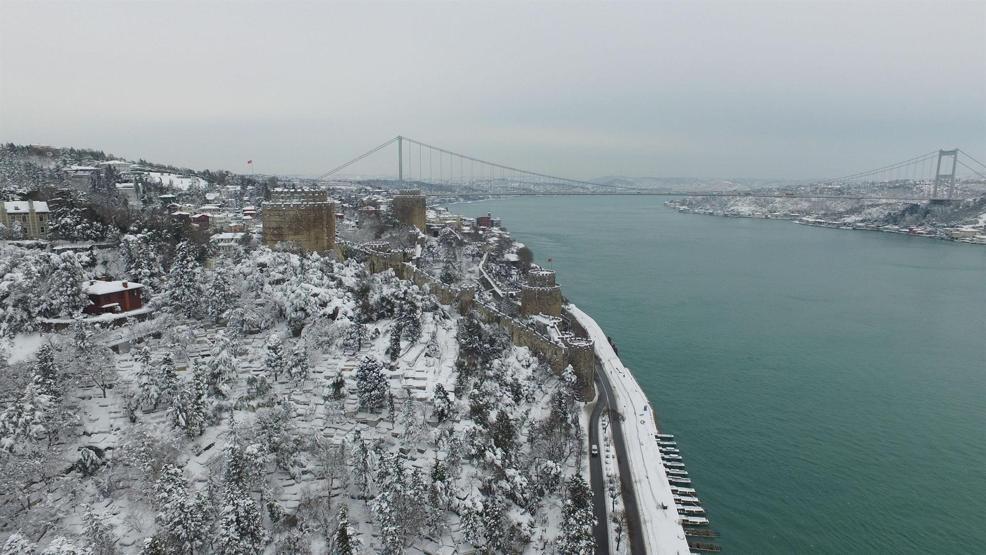 İstanbul Boğazından kar manzaraları