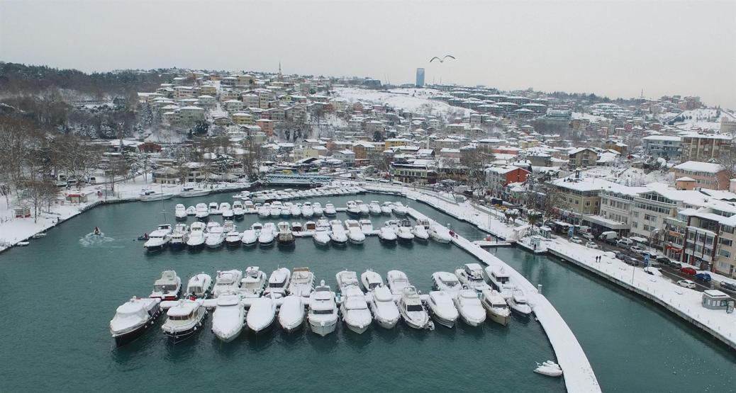 İstanbul Boğazından kar manzaraları