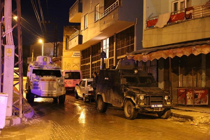 Siirtte çatışma: PKKlı 2 kadın terörist ölü ele geçti