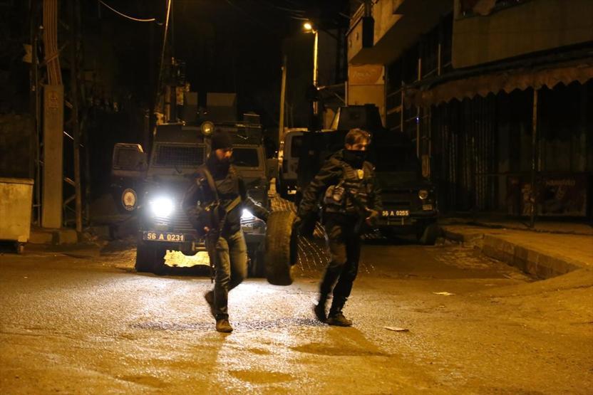Siirtte çatışma: PKKlı 2 kadın terörist ölü ele geçti