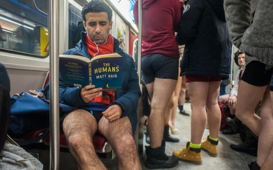 Pantolonsuz Metro Yolculuğu Londraya da sıçradı