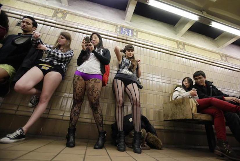 Pantolonsuz Metro Yolculuğu Londraya da sıçradı