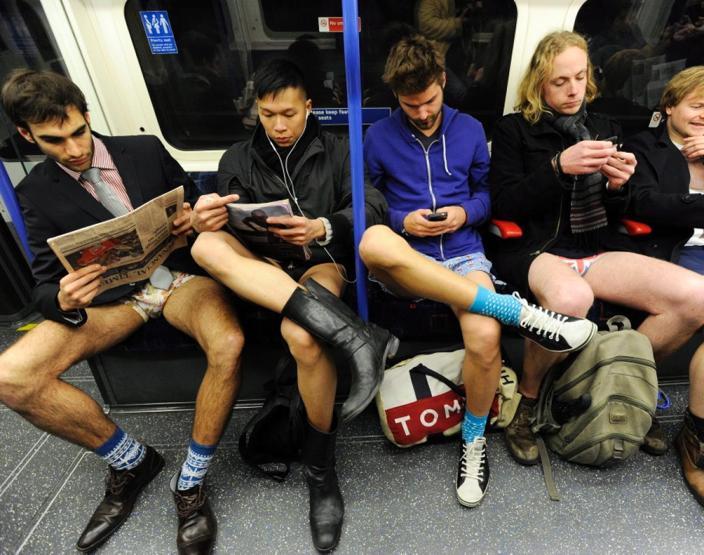 Pantolonsuz Metro Yolculuğu Londraya da sıçradı
