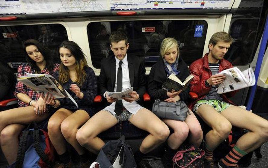 Pantolonsuz Metro Yolculuğu Londraya da sıçradı