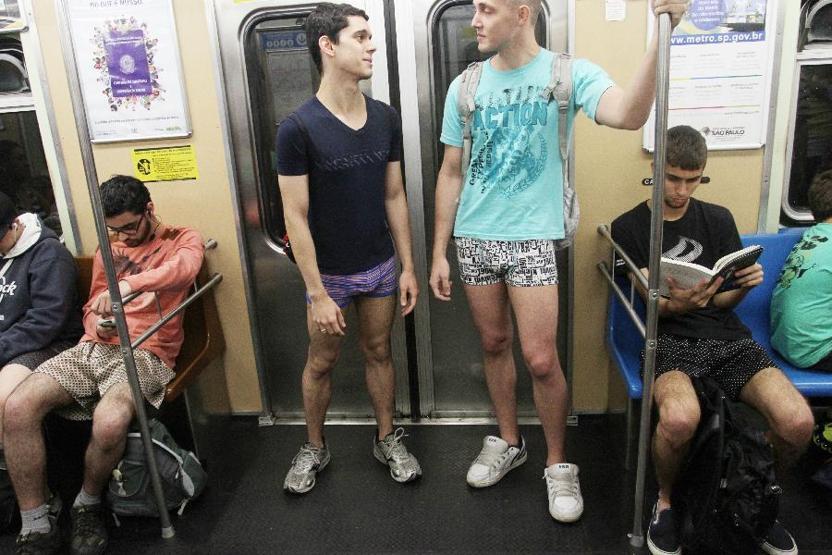 Pantolonsuz Metro Yolculuğu Londraya da sıçradı