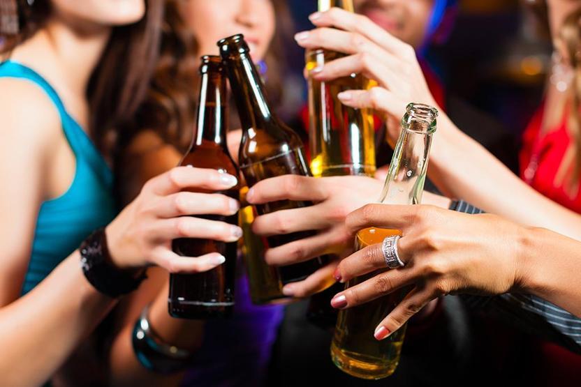 İngiliz bilimciler araştırdı: Alkol iştahı açıyor