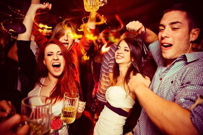 İngiliz bilimciler araştırdı: Alkol iştahı açıyor