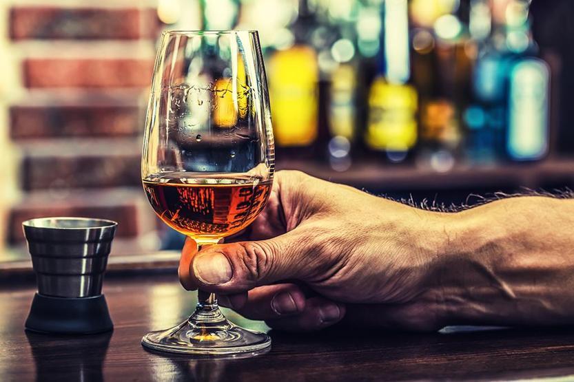 İngiliz bilimciler araştırdı: Alkol iştahı açıyor
