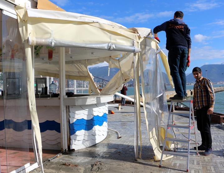 Boyu 6 metreye ulaşan dev dalgalar bu hale getirdi