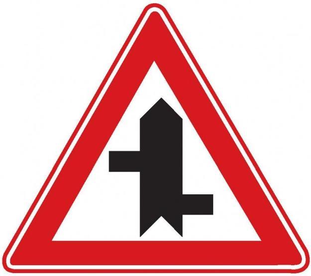 Trafikteki tehlike uyarı işaretleri ve anlamları
