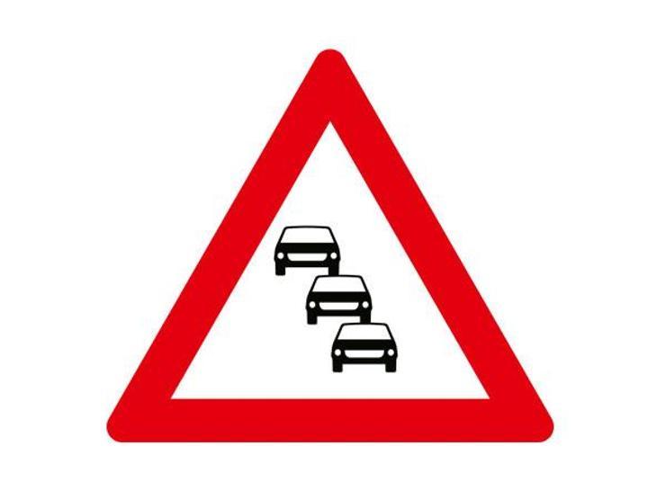 Trafikteki tehlike uyarı işaretleri ve anlamları