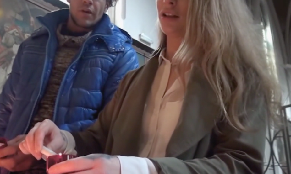 Kilisede porno film skandalı