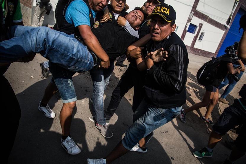 Peruda yol ücreti protestosu