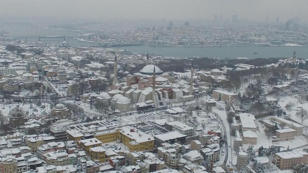 İşte hava fotoğraflarıyla karlar altındaki İstanbul