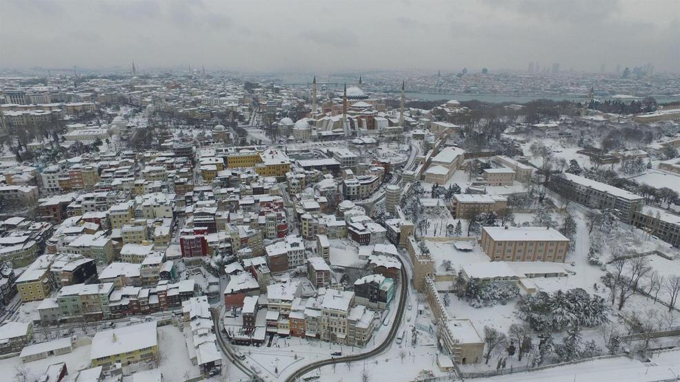 İşte hava fotoğraflarıyla karlar altındaki İstanbul