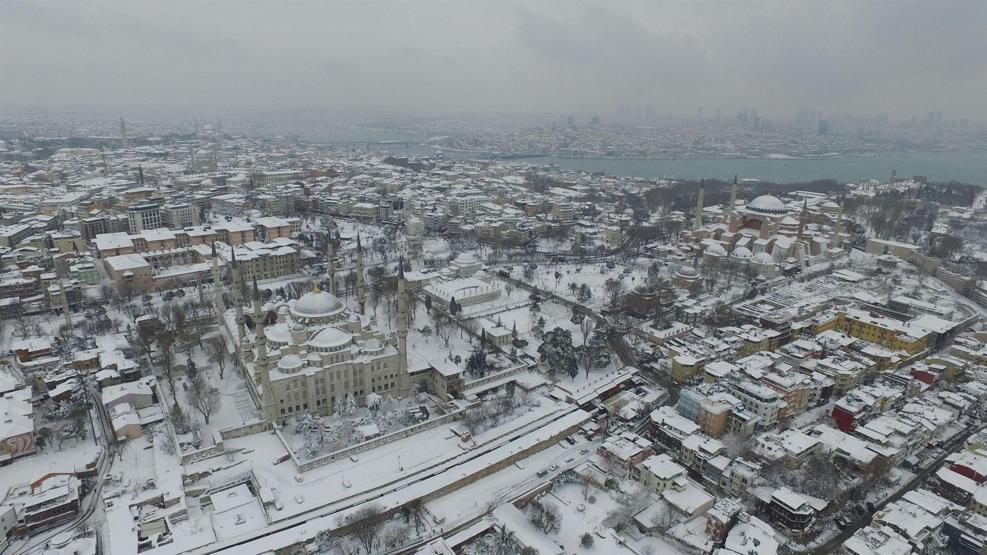 İşte hava fotoğraflarıyla karlar altındaki İstanbul