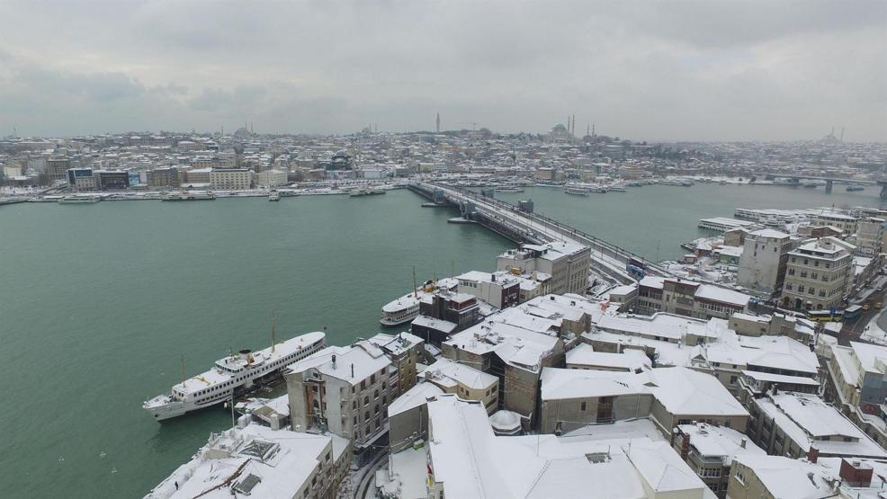 İşte hava fotoğraflarıyla karlar altındaki İstanbul