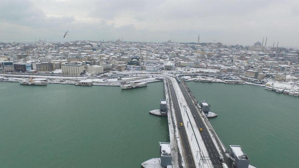 İşte hava fotoğraflarıyla karlar altındaki İstanbul