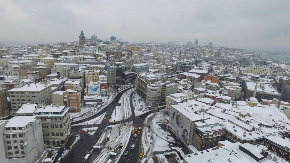 İşte hava fotoğraflarıyla karlar altındaki İstanbul