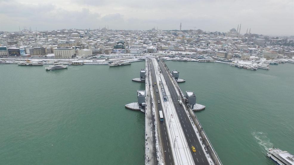 İşte hava fotoğraflarıyla karlar altındaki İstanbul